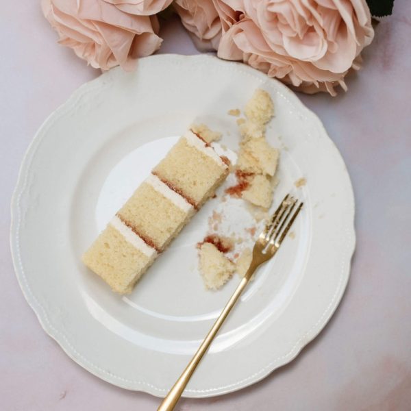 241-vanilla sponge wedding cake slice